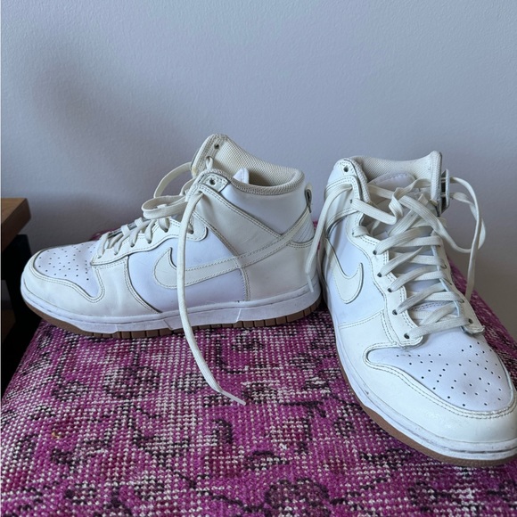 Women’s Nike Dunks Hightop in “Sail Gum” - Picture 2 of 4